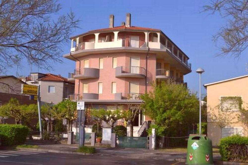 Hotel Moderno - Bed & Breakfast Cervia Zewnętrze zdjęcie